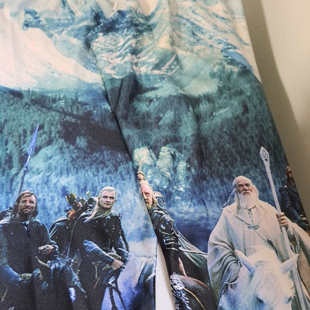 BlackMilk Lord of the Rings Leggings ⛰️ M